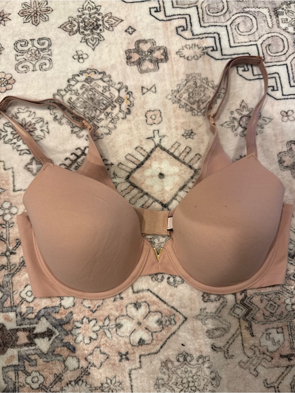 Victoria's Secret Nude/Blush T-Shirt Bra with Gold Accent